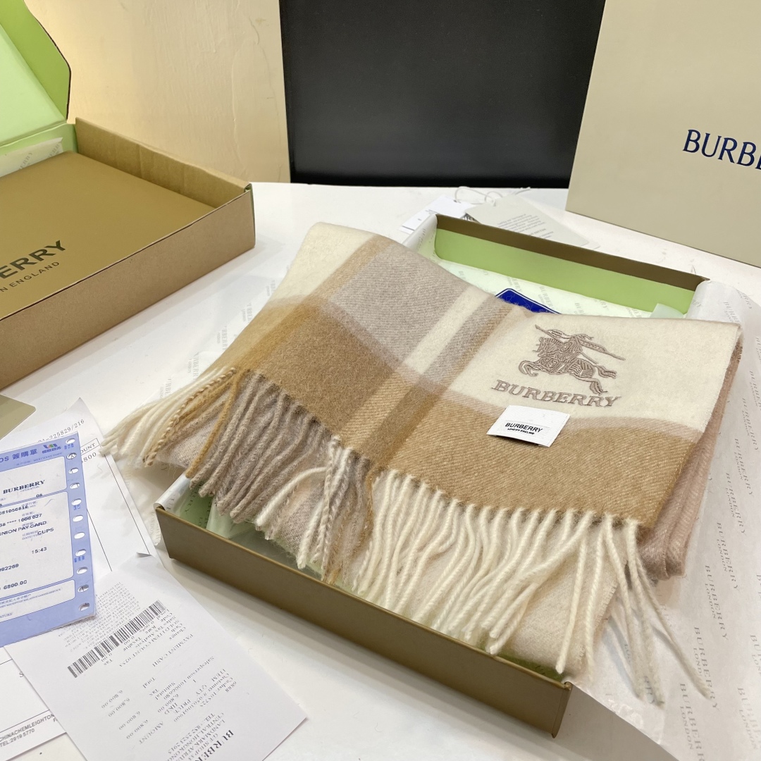 巴宝利国际品牌时尚男女士围巾上市🔥🔥✨霸气休闲为一体[鼓掌][鼓掌]顶级羊绒+精细刺绣 32*180标准