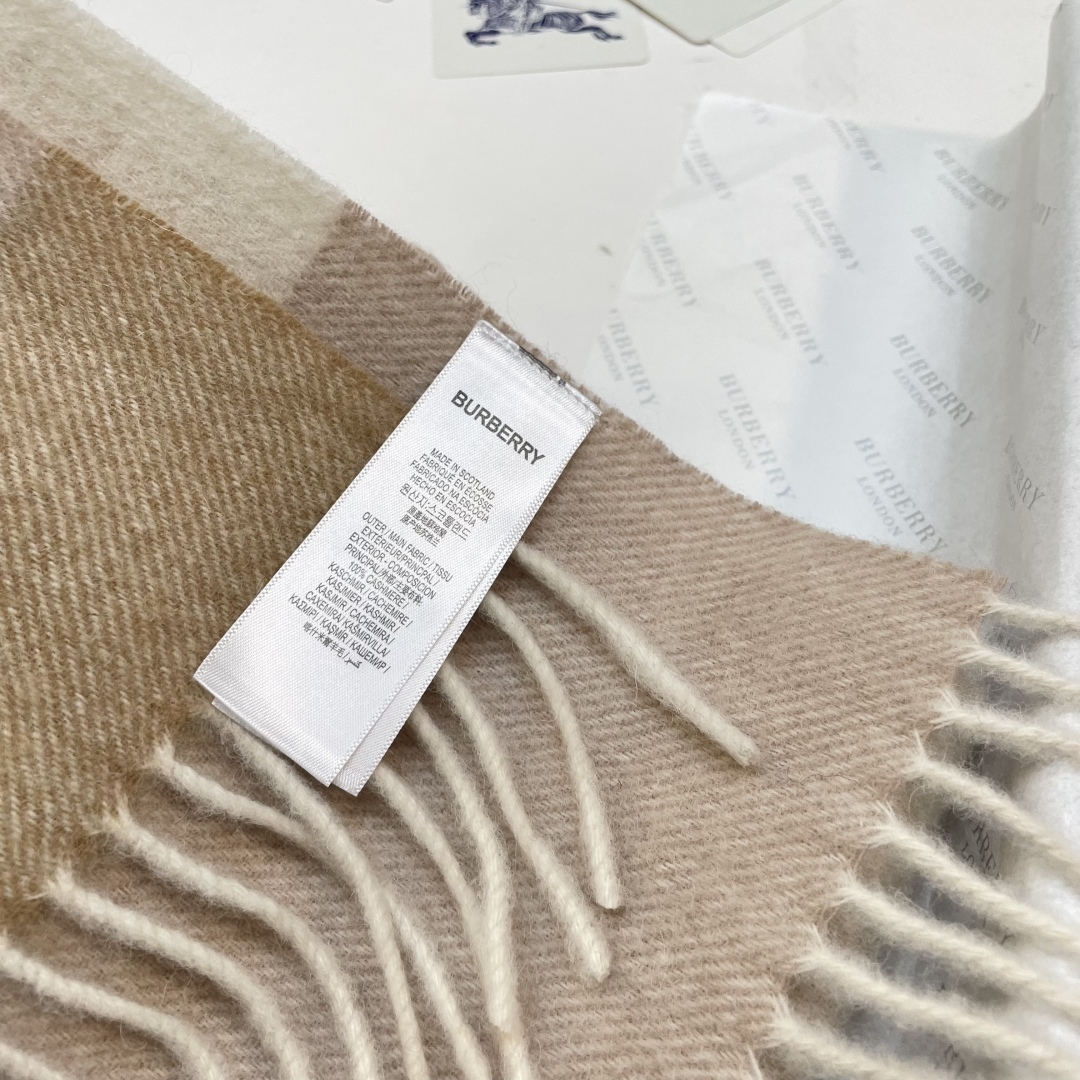 巴宝利国际品牌时尚男女士围巾上市🔥🔥✨霸气休闲为一体[鼓掌][鼓掌]顶级羊绒+精细刺绣 32*180标准