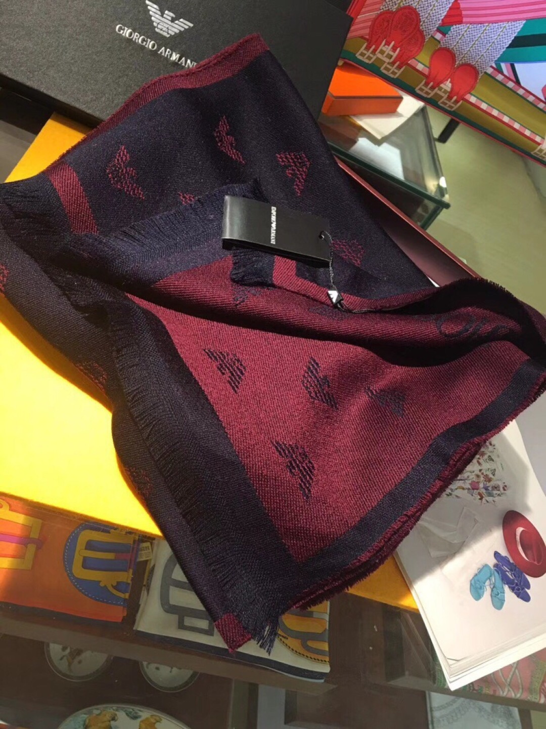 怒赞自留‼️家属福利，专柜同步在售，这个价格真的无敌超值！亲妈价格回馈~买到绝对值‼️Armani阿玛尼