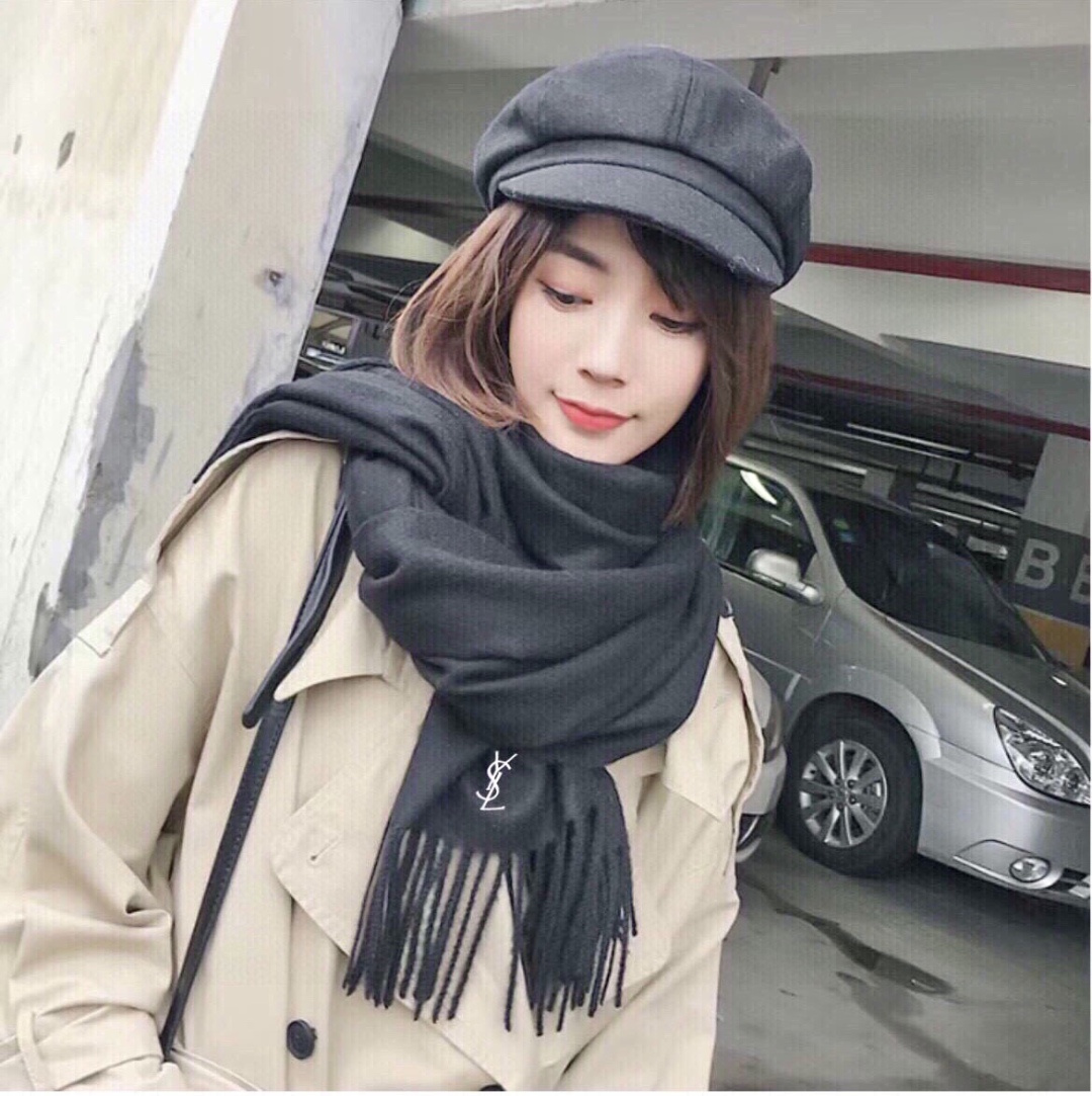 YSL（圣罗兰）100%羊绒版手感好到爆 难得一见的温柔配色，低调又不失优雅❗️】重点推荐高级舒适时髦气