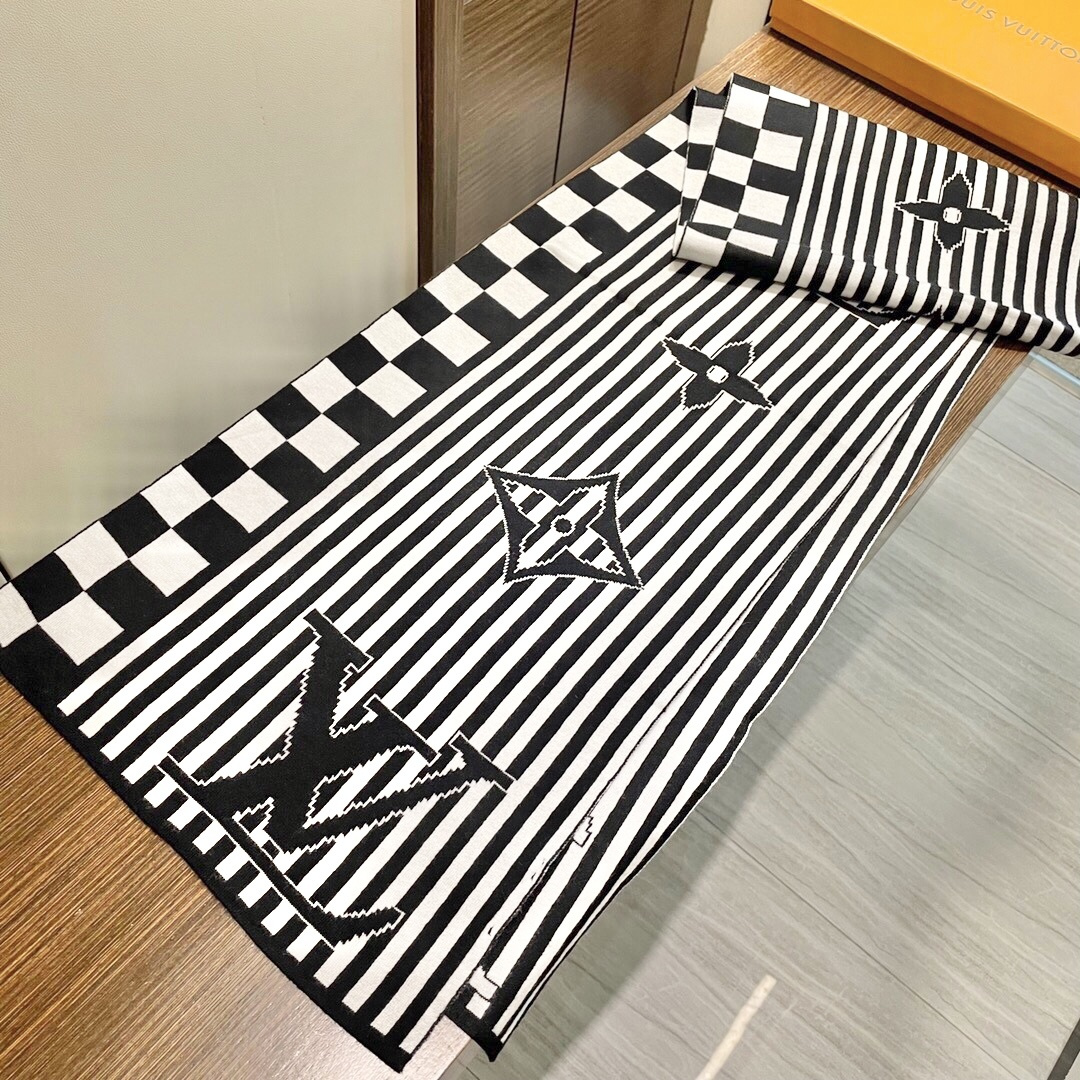 LV【男女围巾】怒赞自留，难得的高端货！家属福利！非常正的围巾~面料大爱，非常柔软细腻舒服，大气简约，超