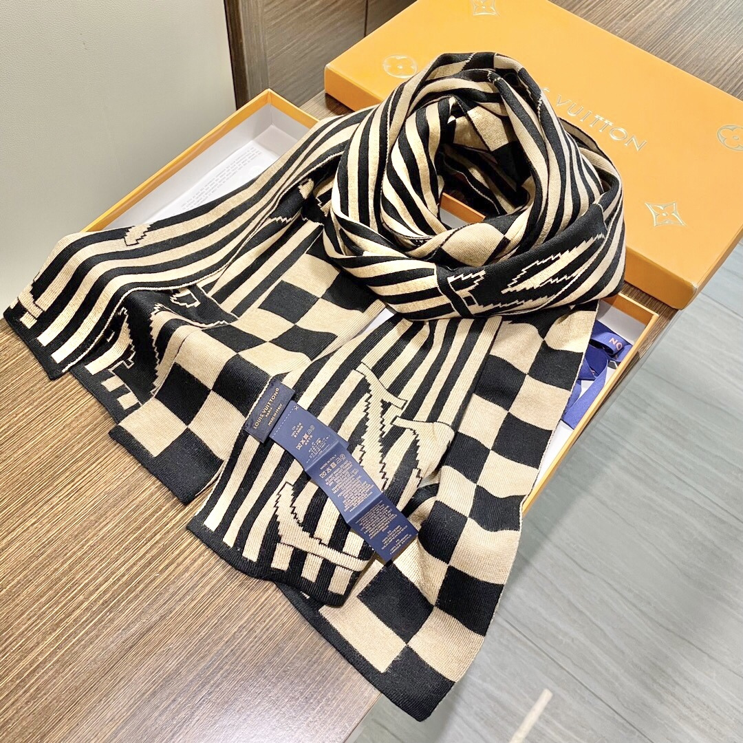 LV【男女围巾】怒赞自留，难得的高端货！家属福利！非常正的围巾~面料大爱，非常柔软细腻舒服，大气简约，超
