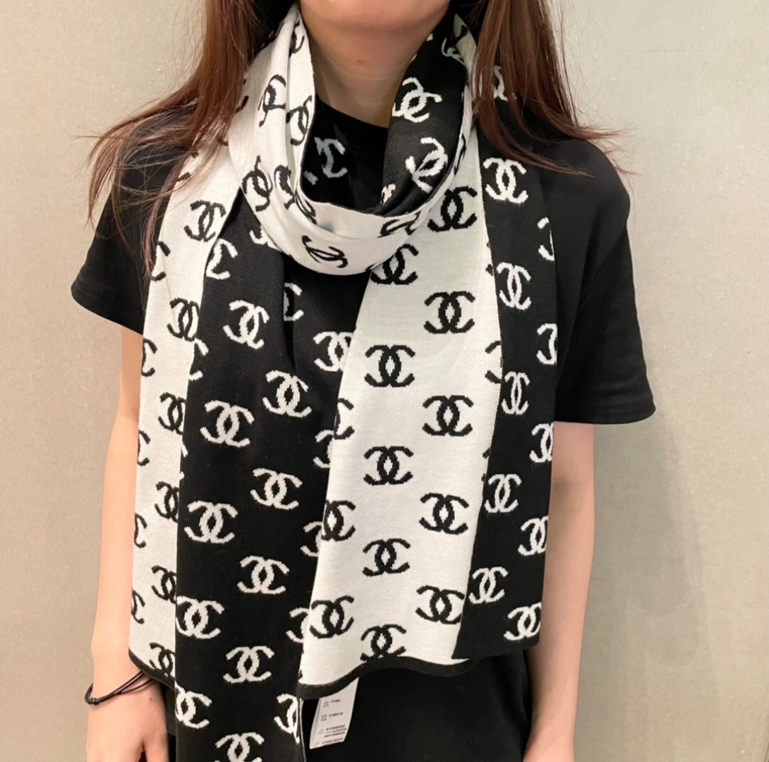 专柜最新款💨迪奥火爆来袭💥🎊顶级色织工艺。此工艺只有大牌纯正代工厂才有的工艺‼️100%顶级针织加羊绒👐