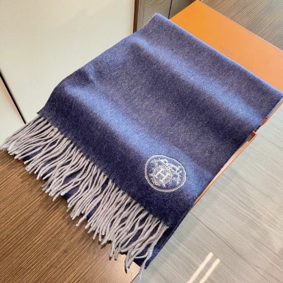 爆款推荐⚠️爱马仕好看到尖叫‼️顶级山羊绒款☀☁️‼️💯非常赞的情侣款围巾💟💟💟此款是专柜限量款👍💋顶级