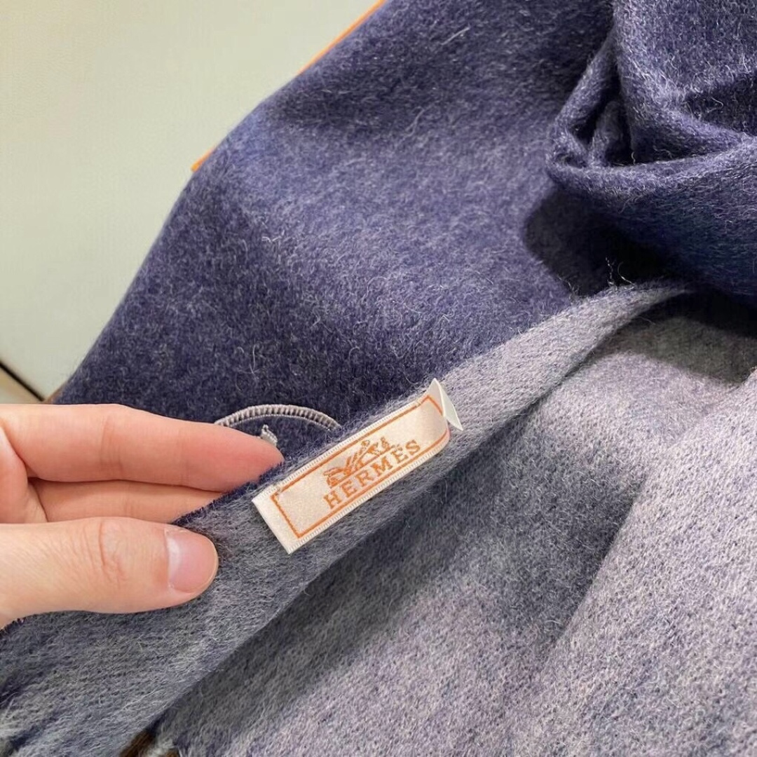 爆款推荐⚠️爱马仕好看到尖叫‼️顶级山羊绒款☀☁️‼️💯非常赞的情侣款围巾💟💟💟此款是专柜限量款👍💋顶级