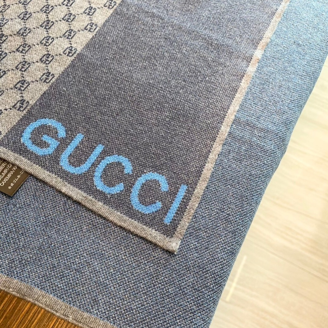 爆款到货古奇男女通用针织围巾👑柔和舒适的羊毛带来今季最温暖贴心呵护❤️最顶级的品质❤️羊绒线织出漂亮精致