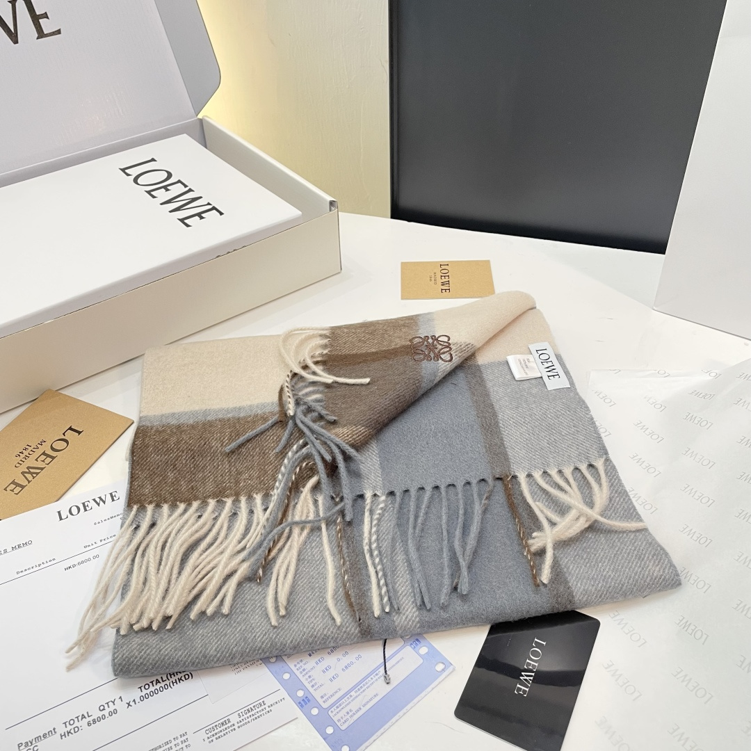 Loewe罗意威今年最新的订单(讲真，送人自用百分推荐)SviP推荐(自留.品质绝对放心).真心觉得可以