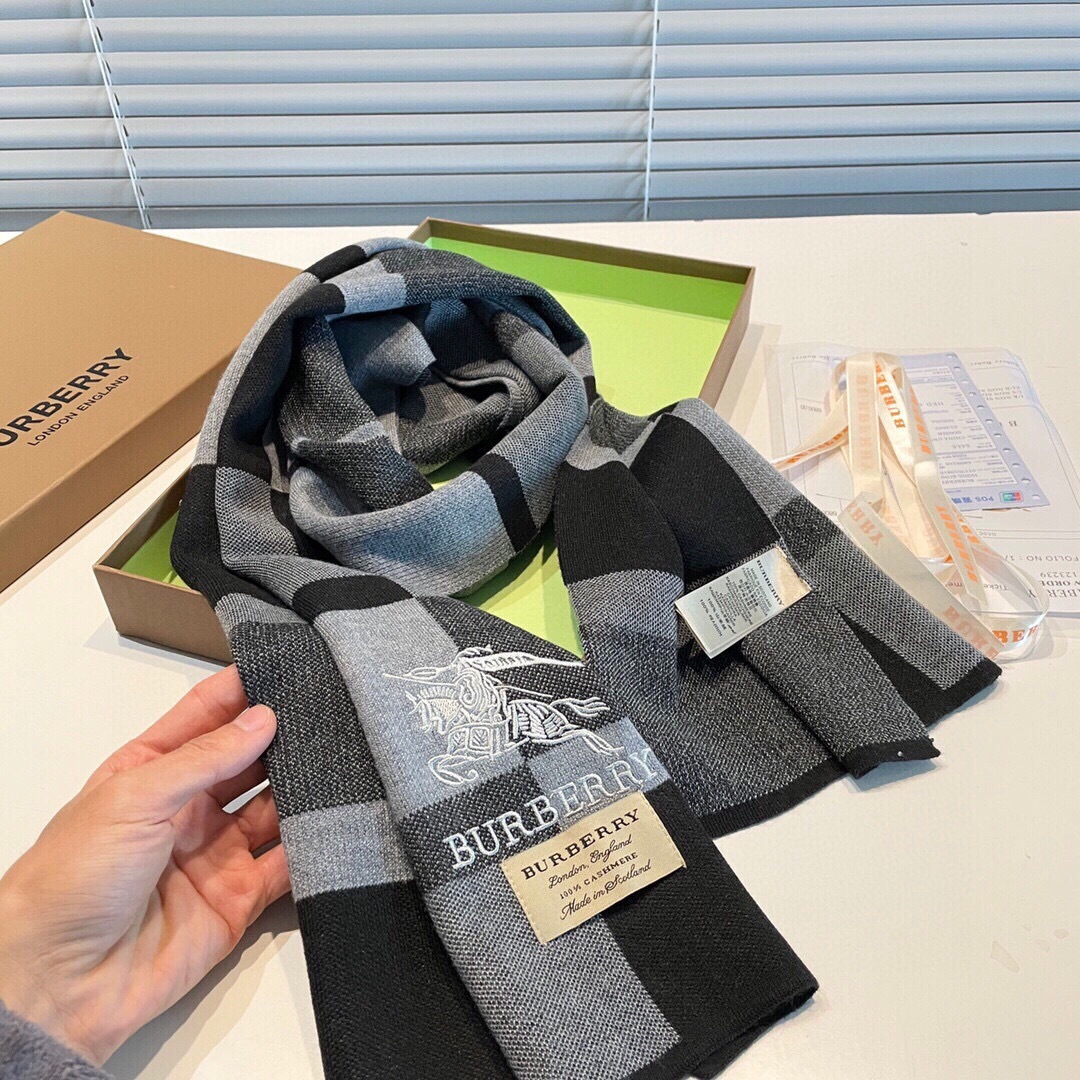 爆款上新 情侣款👍👍B家【经典战马】独家牛货🐂 奢华尽在尺寸之间，高端品质‼️具有超高羊绒品质才会被此品