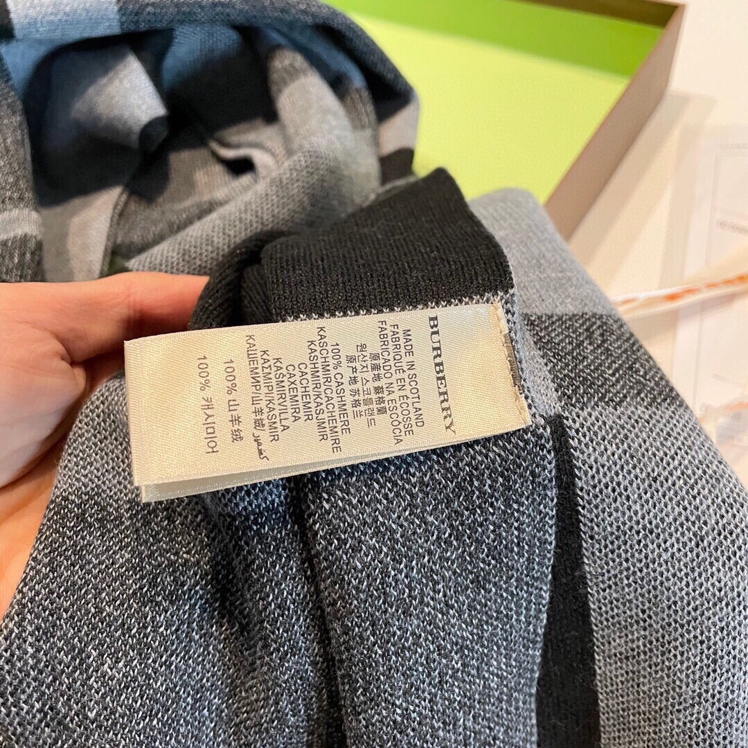 爆款上新 情侣款👍👍B家【经典战马】独家牛货🐂 奢华尽在尺寸之间，高端品质‼️具有超高羊绒品质才会被此品