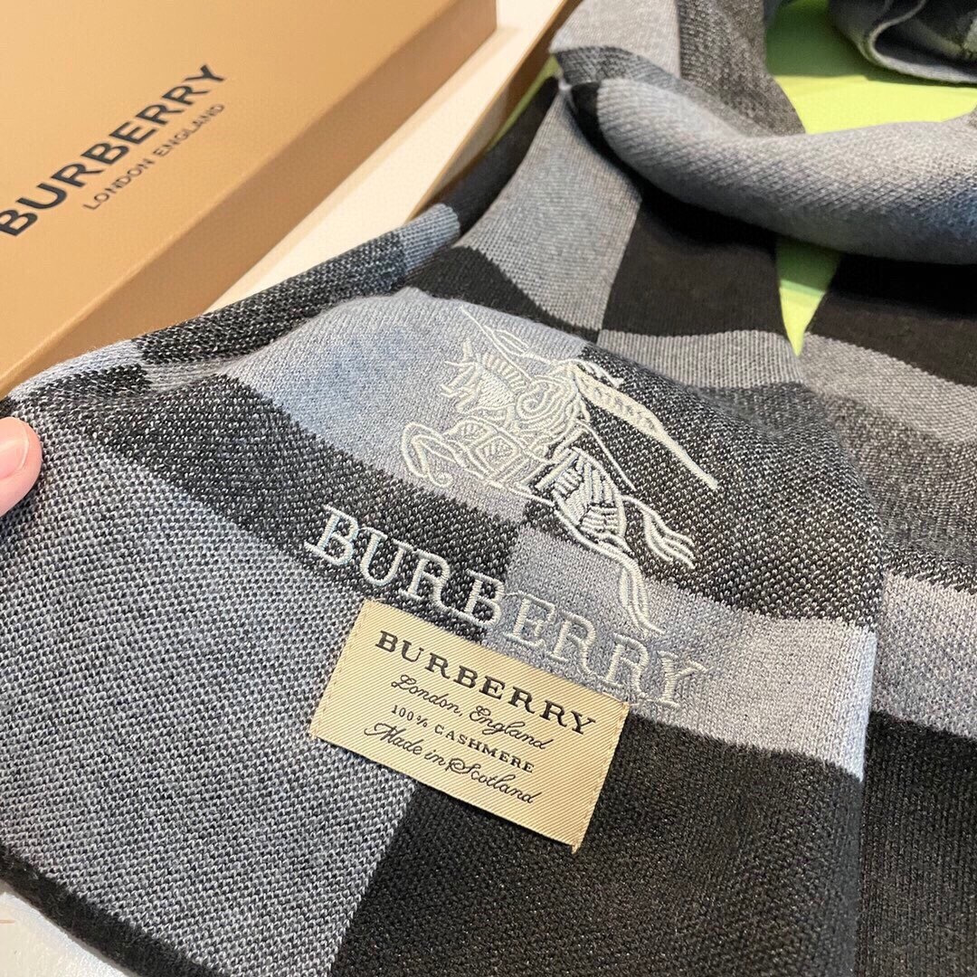 爆款上新 情侣款👍👍B家【经典战马】独家牛货🐂 奢华尽在尺寸之间，高端品质‼️具有超高羊绒品质才会被此品