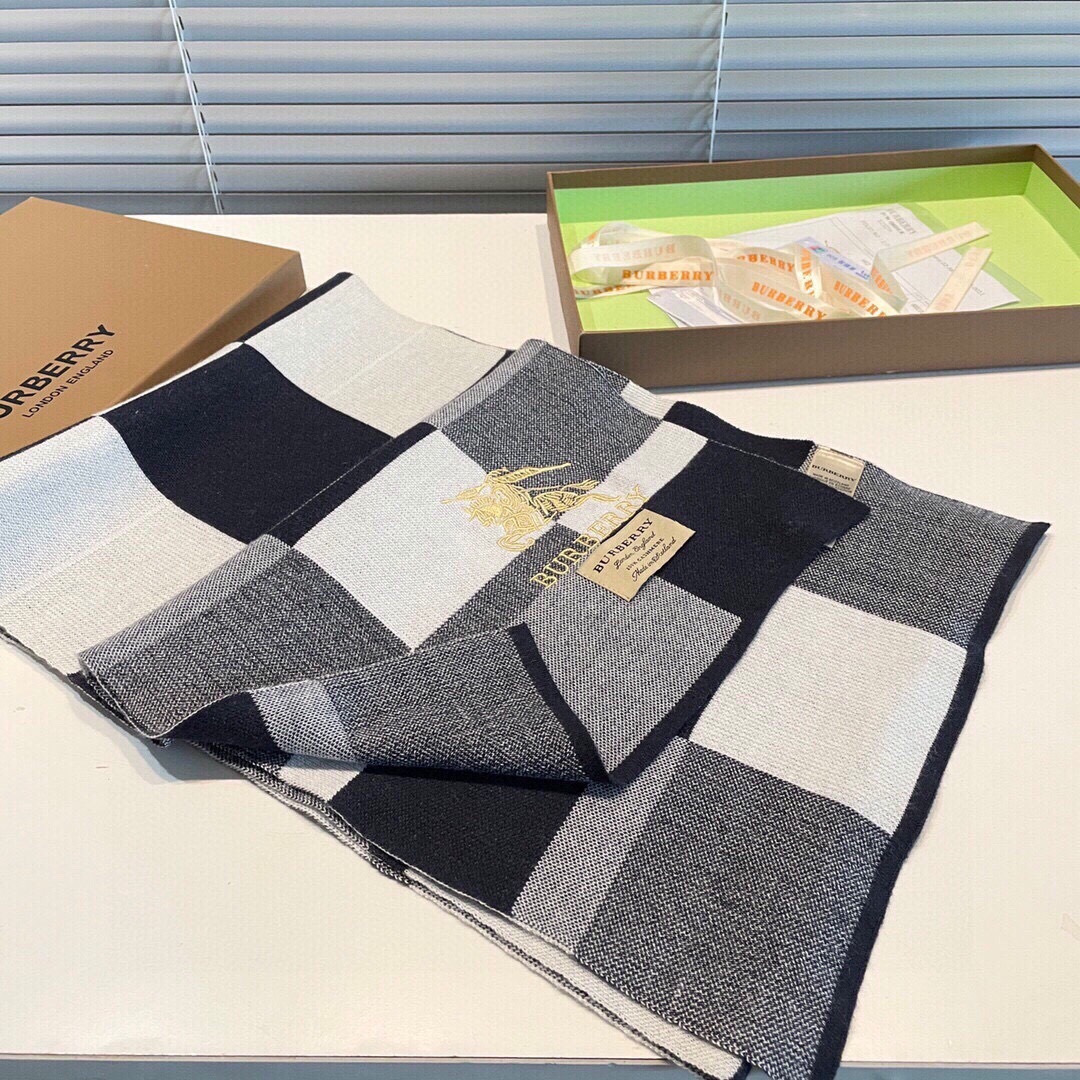 爆款上新 情侣款👍👍B家【经典战马】独家牛货🐂 奢华尽在尺寸之间，高端品质‼️具有超高羊绒品质才会被此品