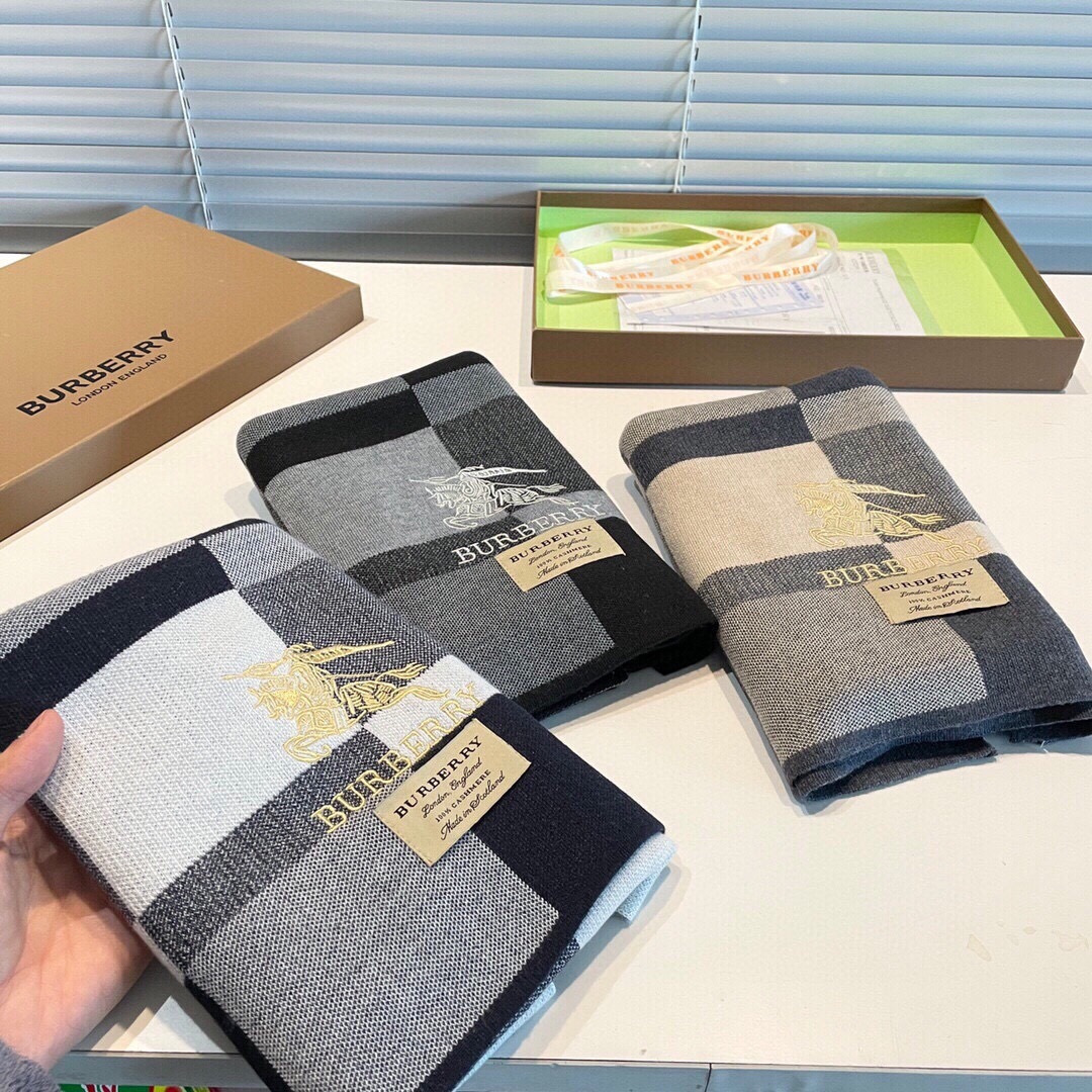 爆款上新 情侣款👍👍B家【经典战马】独家牛货🐂 奢华尽在尺寸之间，高端品质‼️具有超高羊绒品质才会被此品