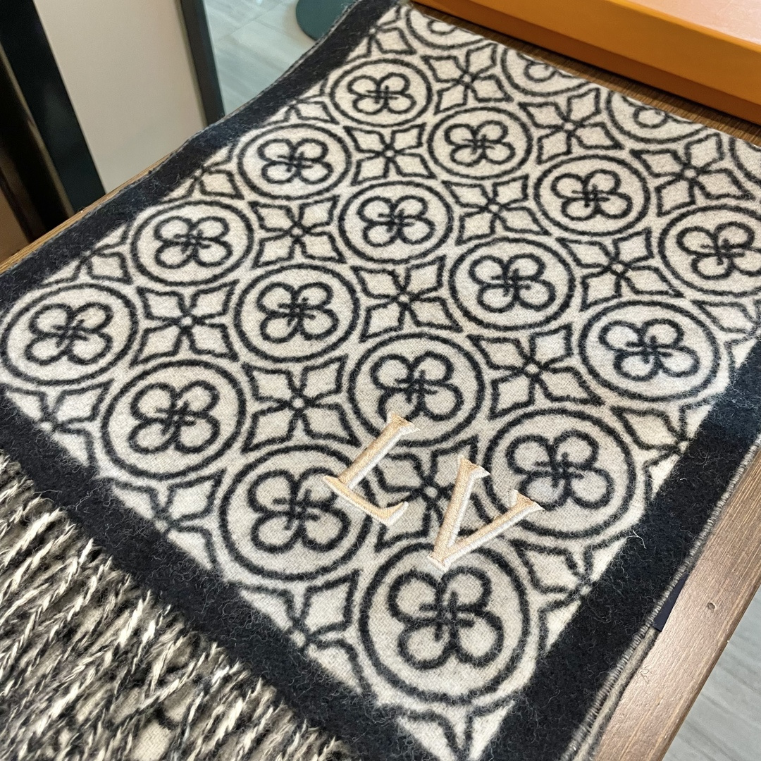 LV当下最主打男女款‼️】时下最🔥时尚的Logo潮流风格！非常有型，可以做情侣款❤️型男型女，绅士，白富