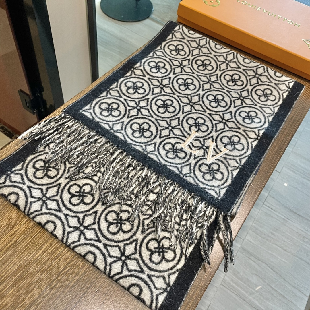 LV当下最主打男女款‼️】时下最🔥时尚的Logo潮流风格！非常有型，可以做情侣款❤️型男型女，绅士，白富