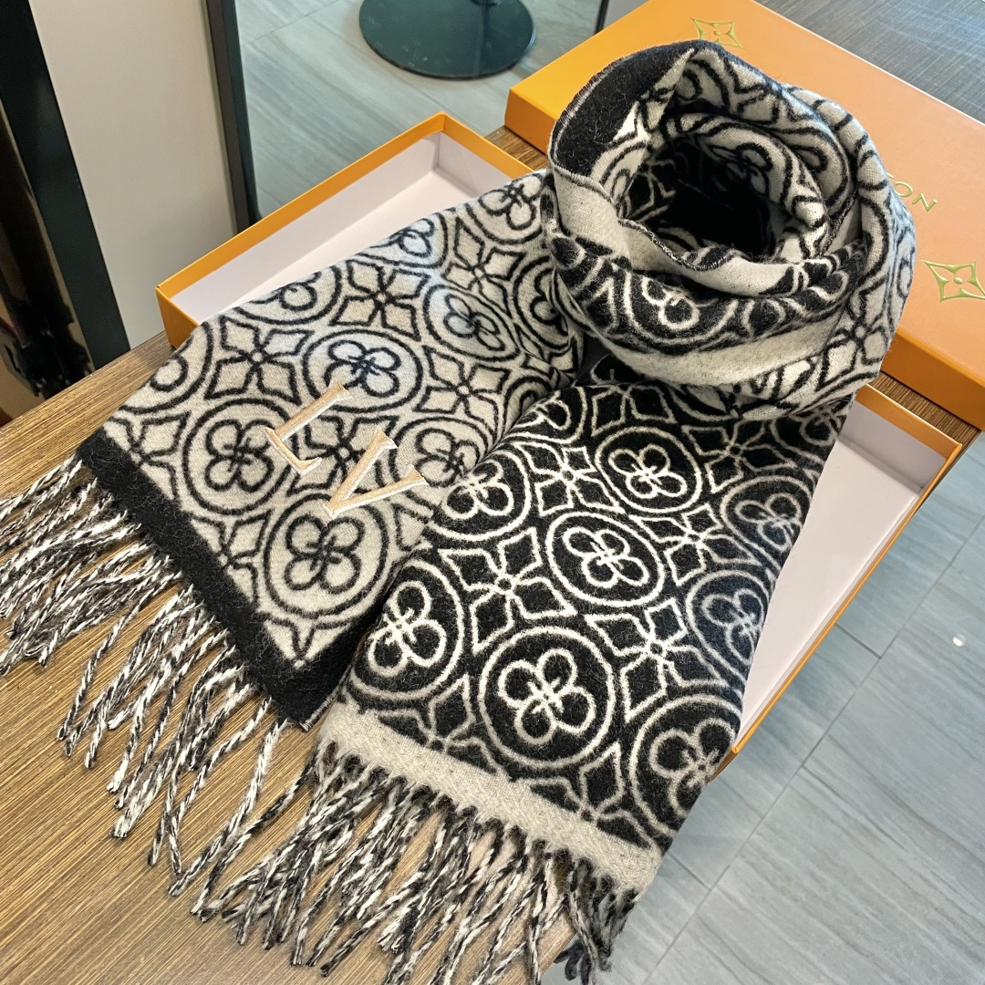 LV当下最主打男女款‼️】时下最🔥时尚的Logo潮流风格！非常有型，可以做情侣款❤️型男型女，绅士，白富