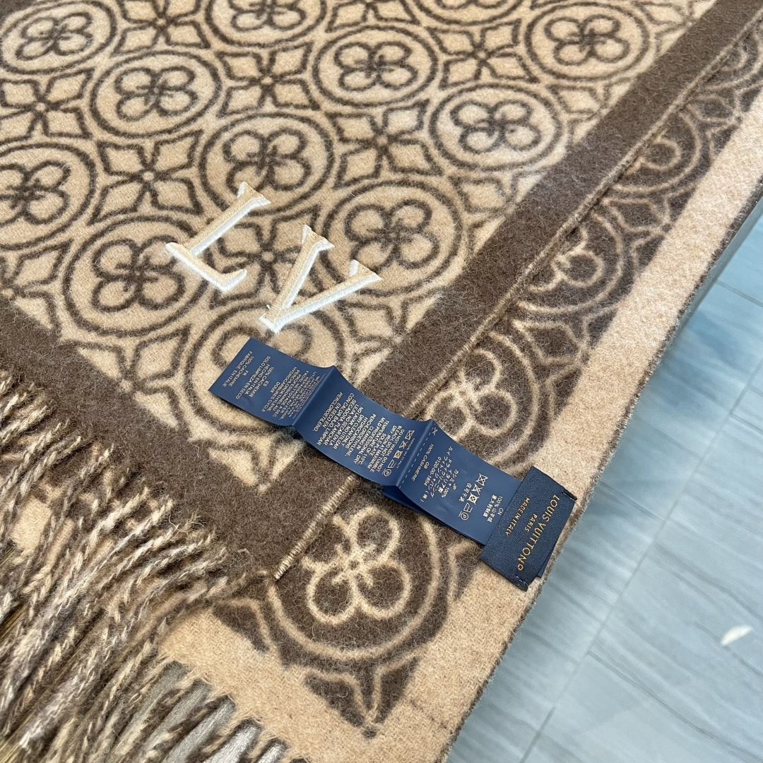 LV当下最主打男女款‼️】时下最🔥时尚的Logo潮流风格！非常有型，可以做情侣款❤️型男型女，绅士，白富