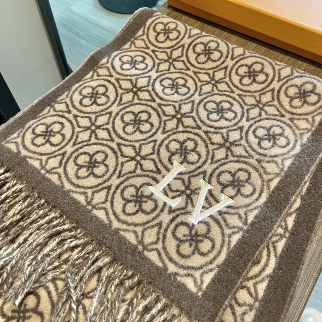 LV当下最主打男女款‼️】时下最🔥时尚的Logo潮流风格！非常有型，可以做情侣款❤️型男型女，绅士，白富