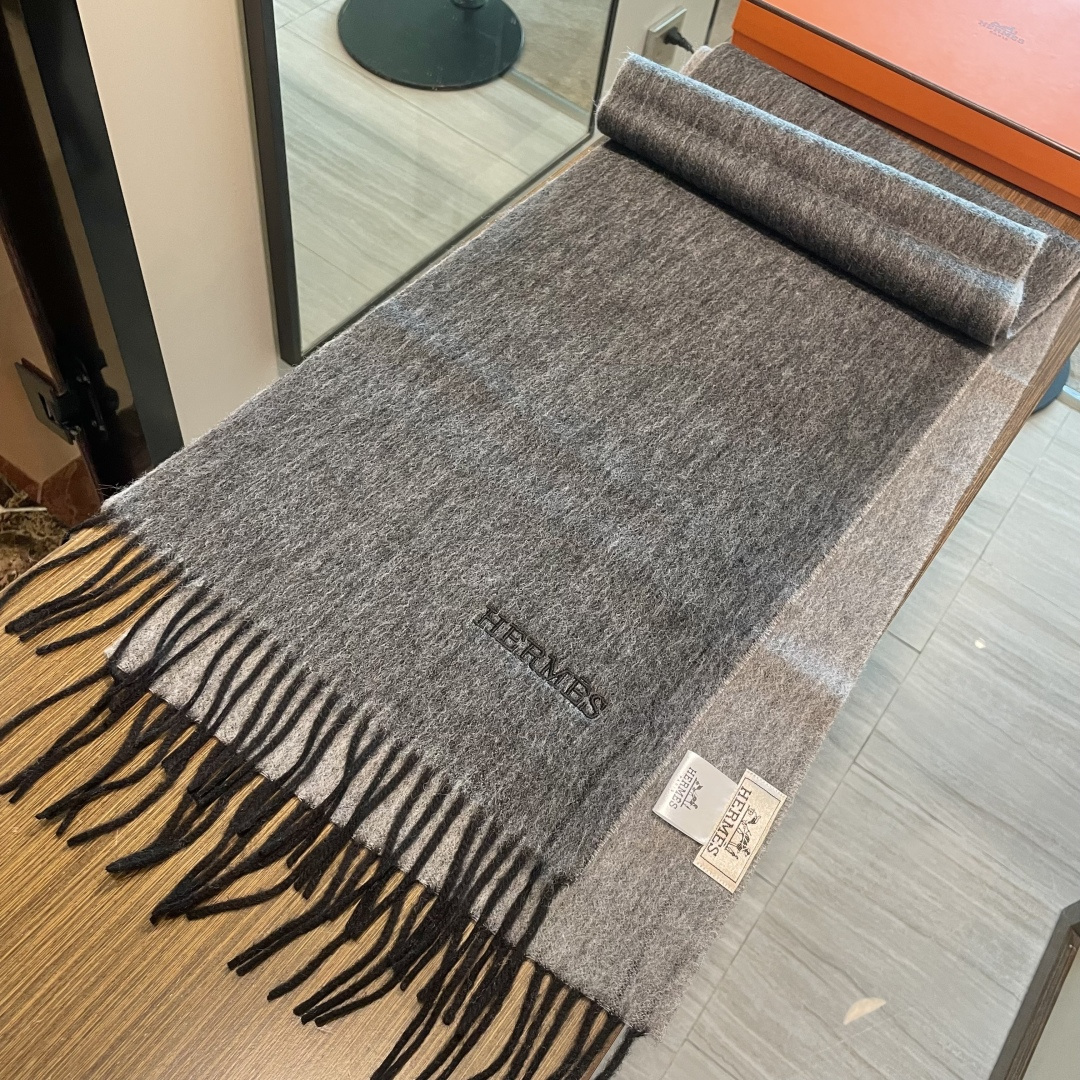 新色到❤️ 怒推走量双面爱马仕新款🎊重磅推荐🎊官网最新款💥 100%顶级山羊绒材质🔥非常保暖👑 柔软亲肤