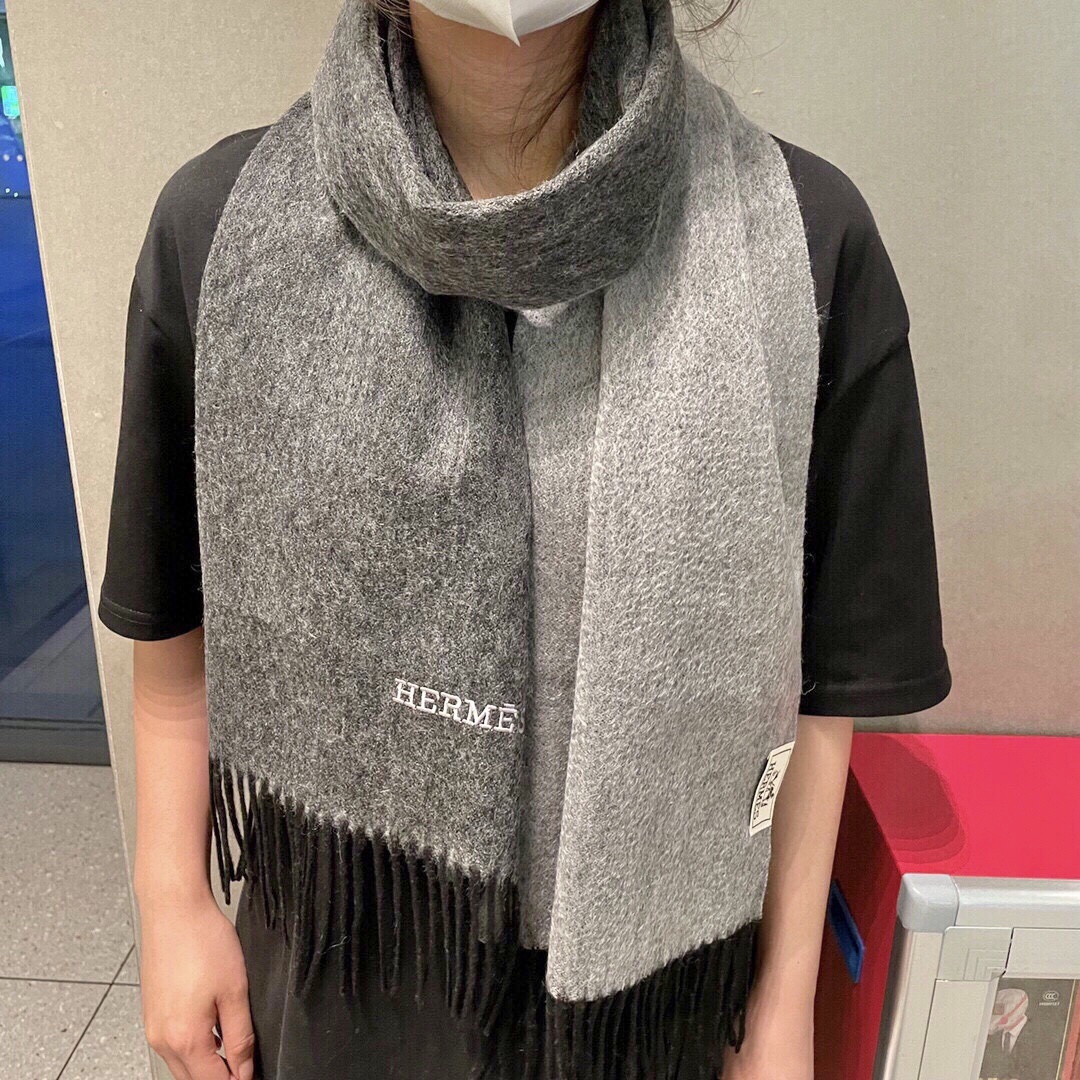 新色到❤️ 怒推走量双面爱马仕新款🎊重磅推荐🎊官网最新款💥 100%顶级山羊绒材质🔥非常保暖👑 柔软亲肤