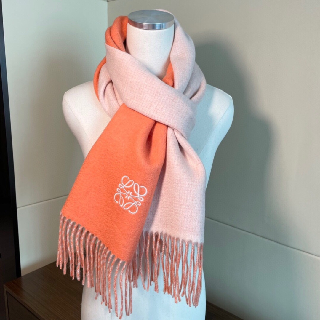 🔥爆款‼️顶级高尖端⚠️【LOEWE罗意威直供迪拜出口货‼️】🎀官网双面罗意威2021新品✨双面羊绒围巾