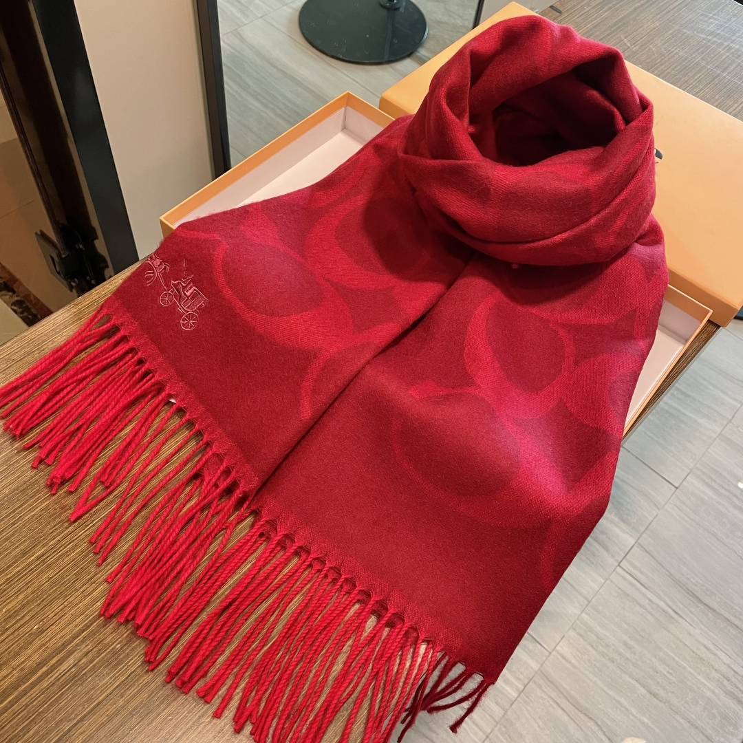 高版本✨【经典款】COACH经典 蔻驰披肩也太好看了吧！不仅有颜值还有品质，羊绒，手感超级软糯和舒服，尺