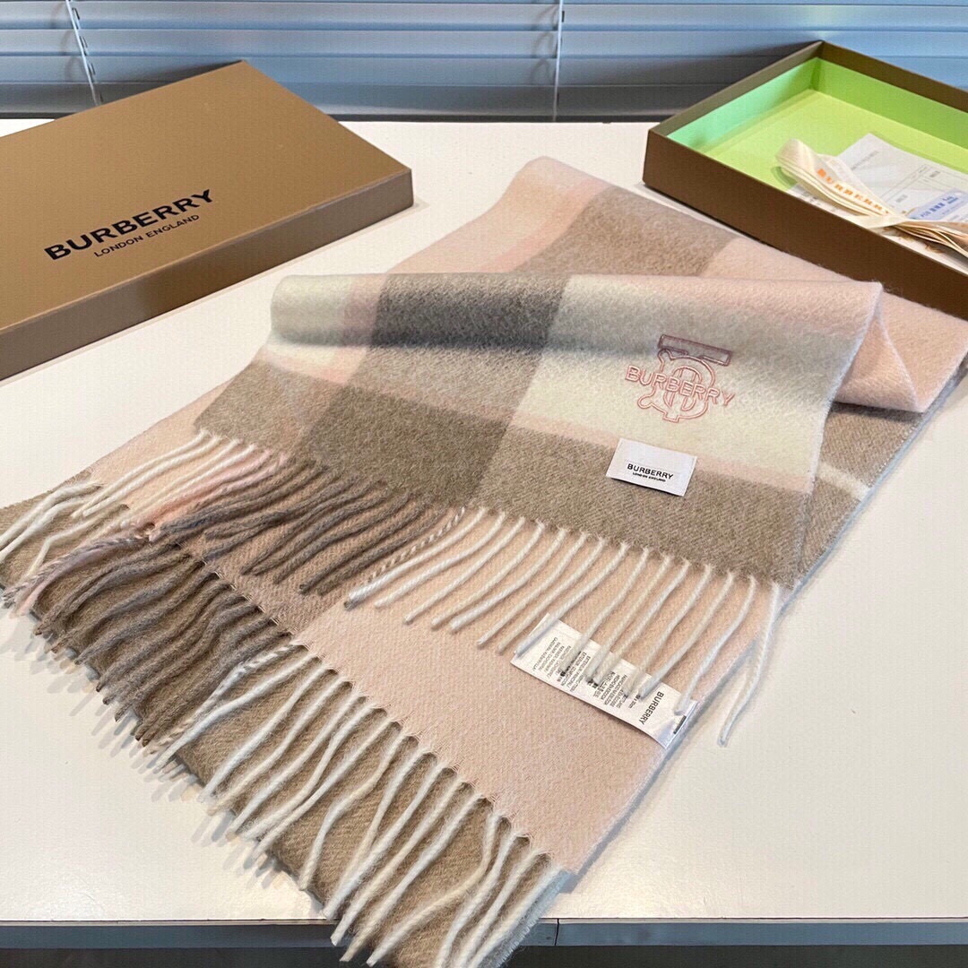 B家。【男女围巾】怒赞自留，难得的高端男款！家属福利！巴宝莉非常正的男士围巾~面料大爱，非常柔软细腻舒服