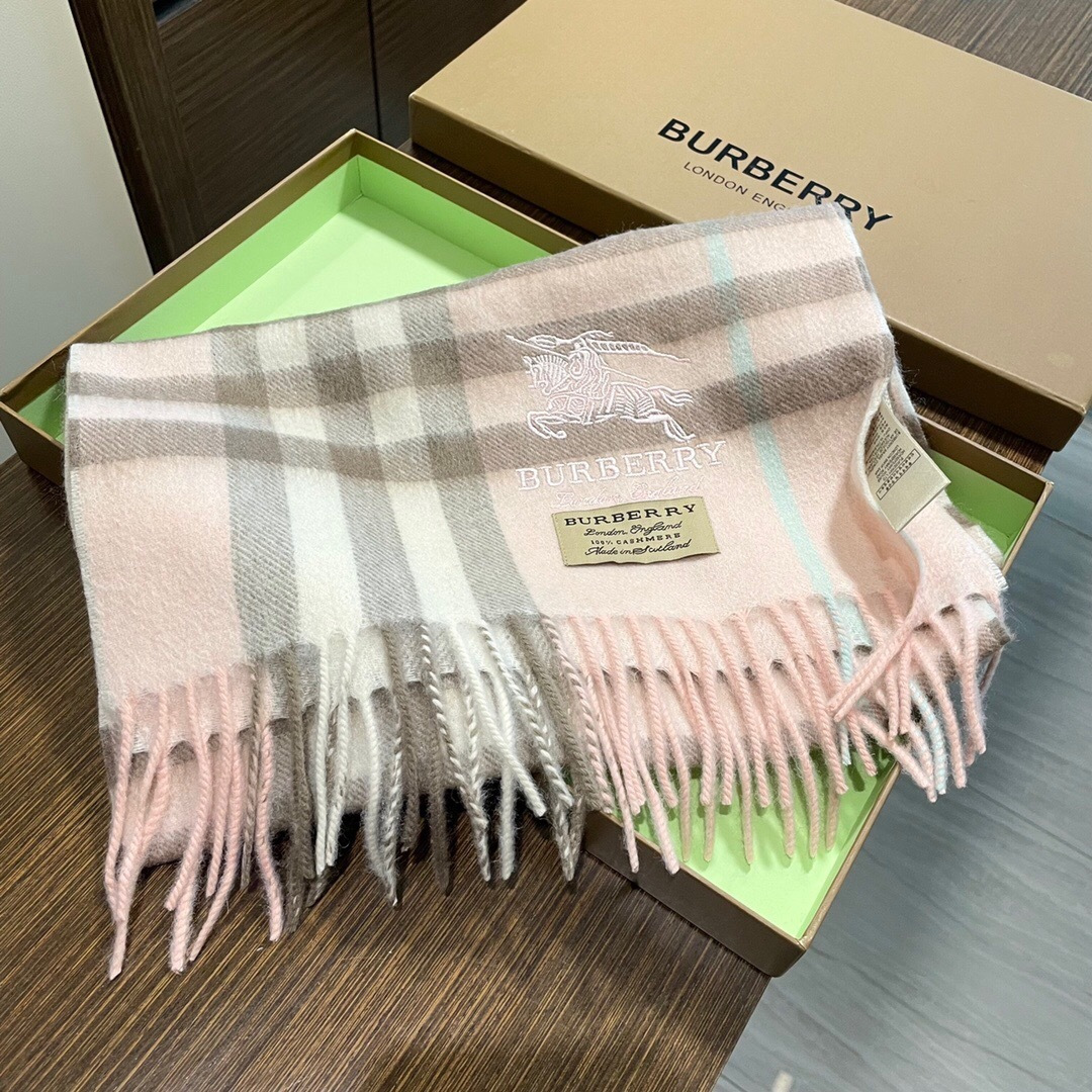 𝑩𝑼𝑹𝑩𝑬𝑹𝑹𝒀 【情侣刺绣羊绒围巾】怒赞自留，难得的高端男款！家属福利！非常正的男士围巾~面料大爱，非