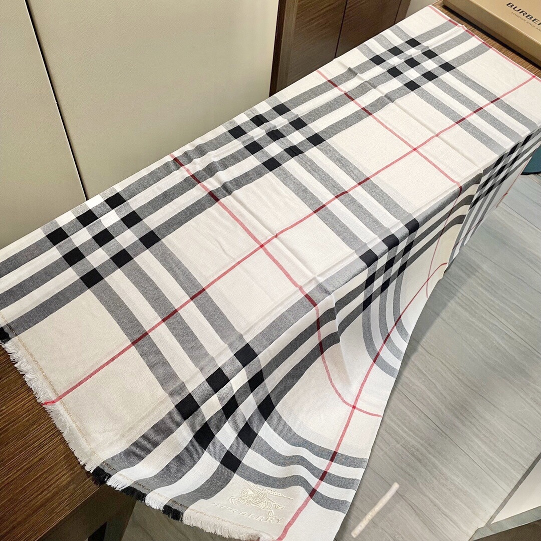 顶级高端现货发行⚠️🎀💟巴宝莉专柜超爆万年款✨【经典长巾】✨品质手感好到不行‼️♨️高尖端产物⚠️绝对令