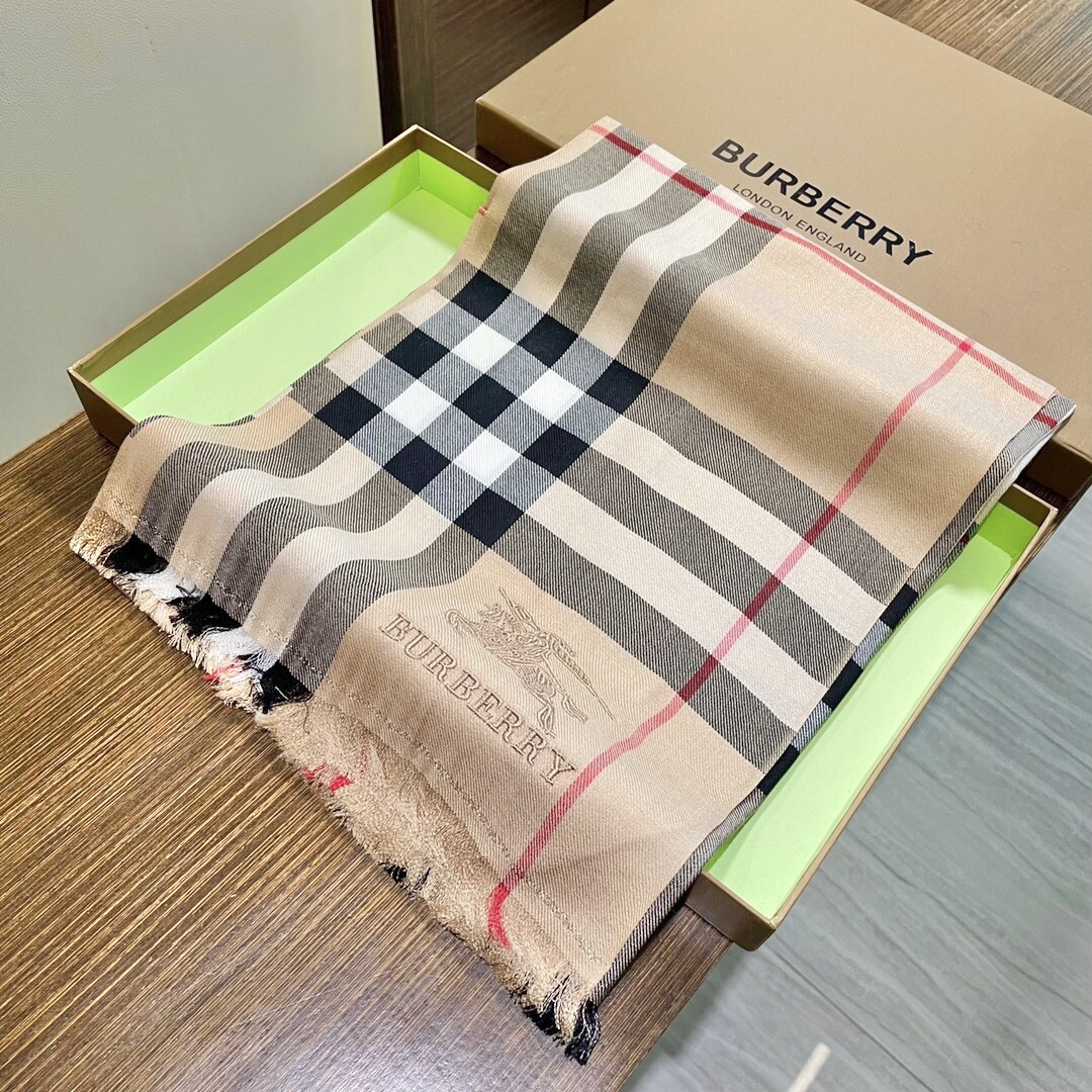 顶级高端现货发行⚠️🎀💟巴宝莉专柜超爆万年款✨【经典长巾】✨品质手感好到不行‼️♨️高尖端产物⚠️绝对令