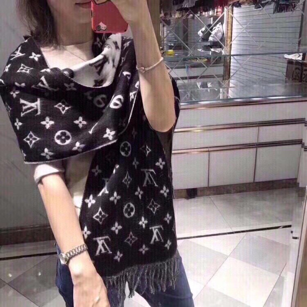 高版本 最好的SuPerme‼️超级软糯【LV SuPreme LV联名围巾】.红透了半边天❣️达人标配