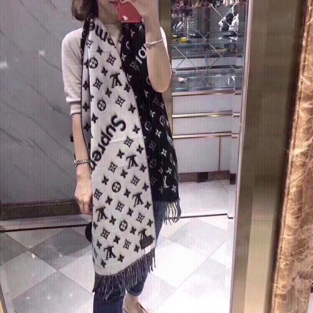 高版本 最好的SuPerme‼️超级软糯【LV SuPreme LV联名围巾】.红透了半边天❣️达人标配