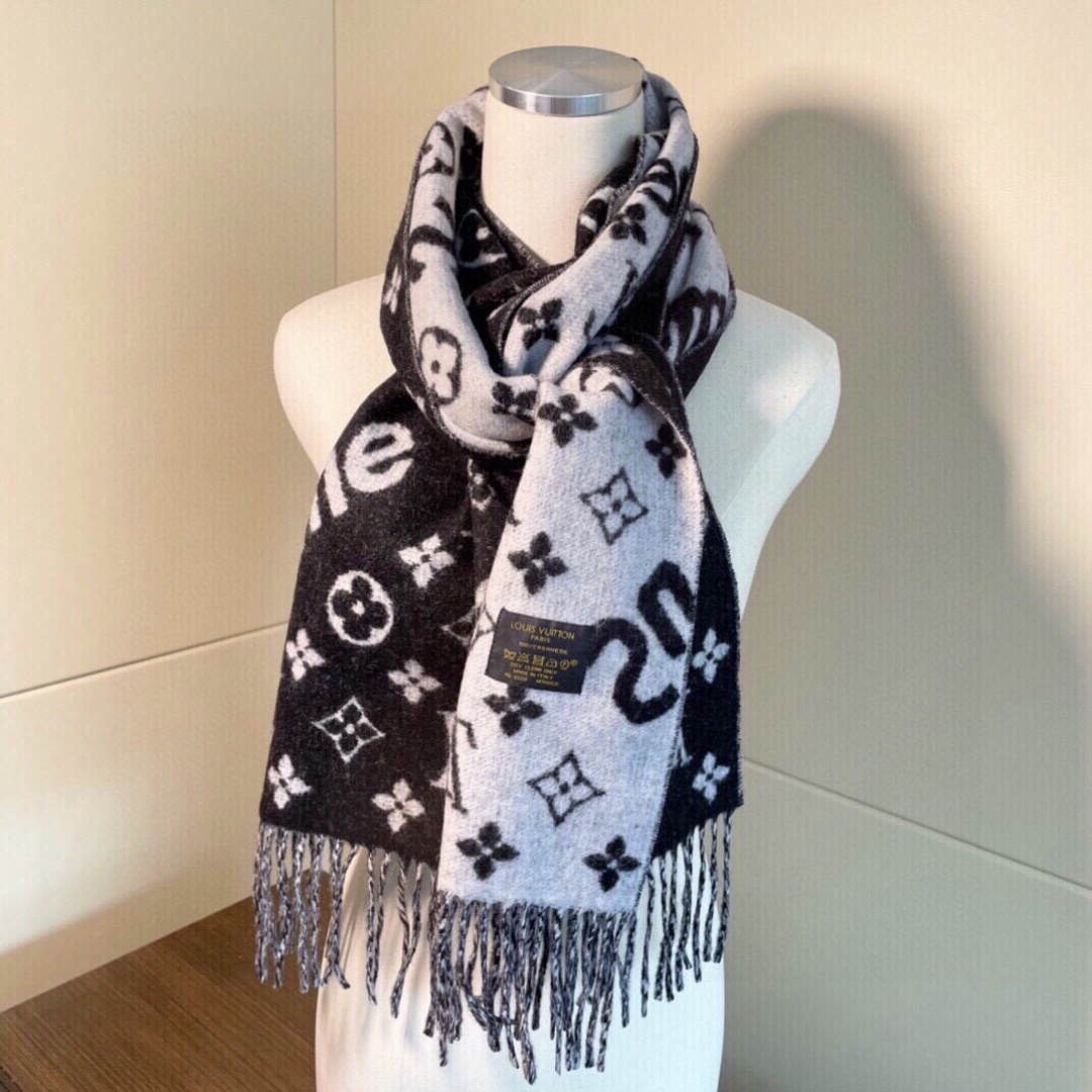 高版本 最好的SuPerme‼️超级软糯【LV SuPreme LV联名围巾】.红透了半边天❣️达人标配