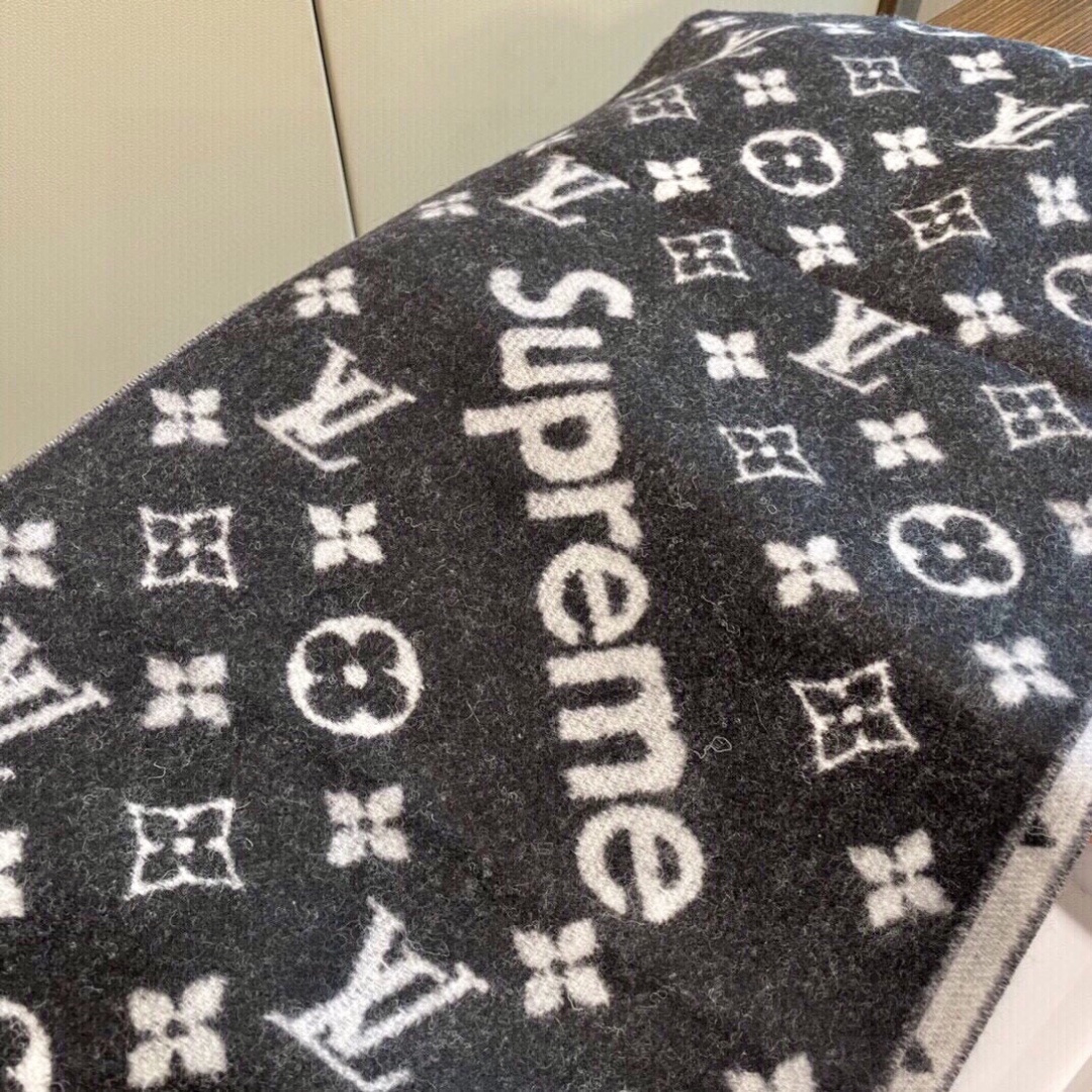 高版本 最好的SuPerme‼️超级软糯【LV SuPreme LV联名围巾】.红透了半边天❣️达人标配