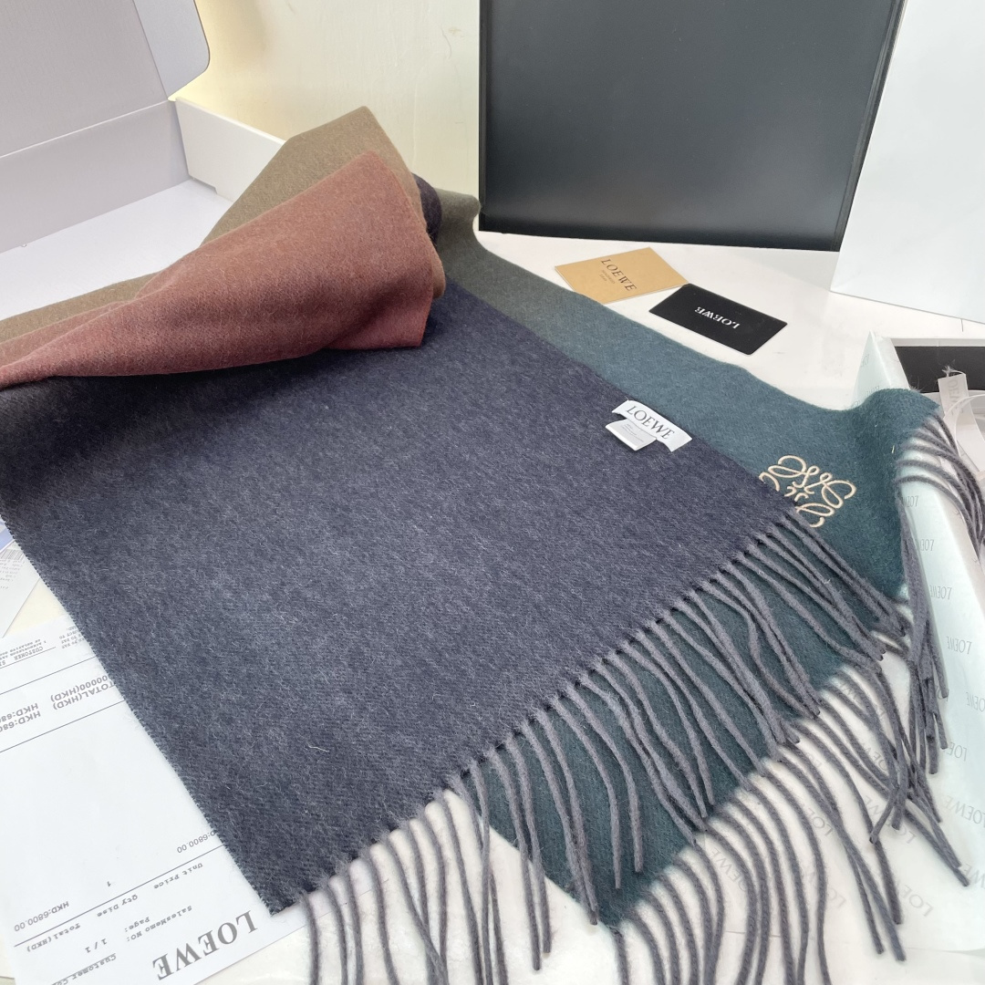 Loewe罗意威今年最新的订单(讲真，送人自用百分推荐)SviP推荐(自留.品质绝对放心).真心觉得可以