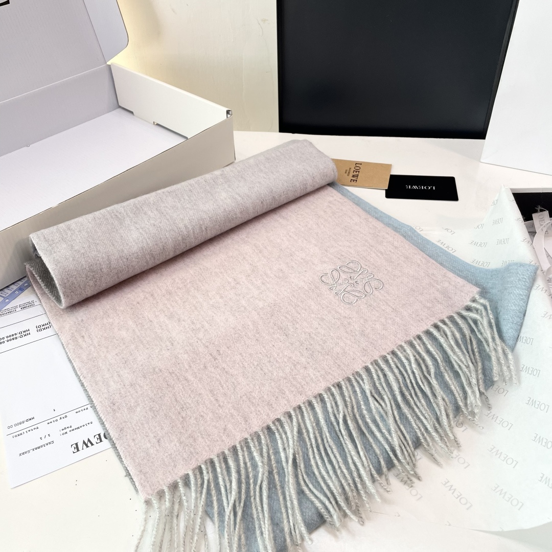 Loewe罗意威今年最新的订单(讲真，送人自用百分推荐)SviP推荐(自留.品质绝对放心).真心觉得可以