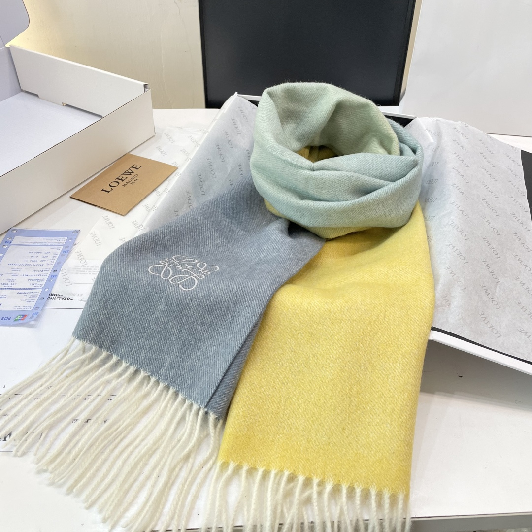 Loewe罗意威今年最新的订单(讲真，送人自用百分推荐)SviP推荐(自留.品质绝对放心).真心觉得可以