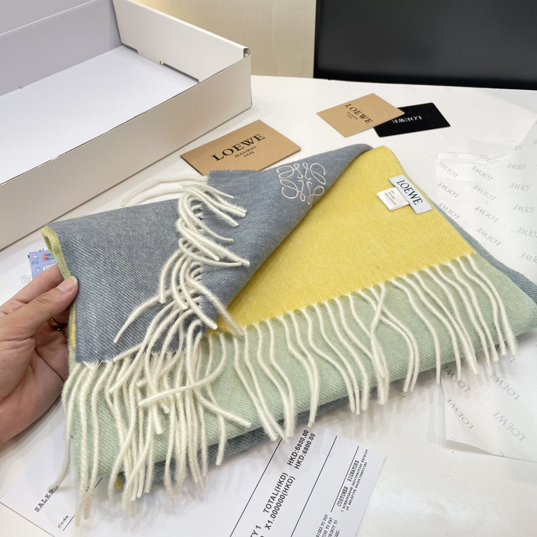 Loewe罗意威今年最新的订单(讲真，送人自用百分推荐)SviP推荐(自留.品质绝对放心).真心觉得可以