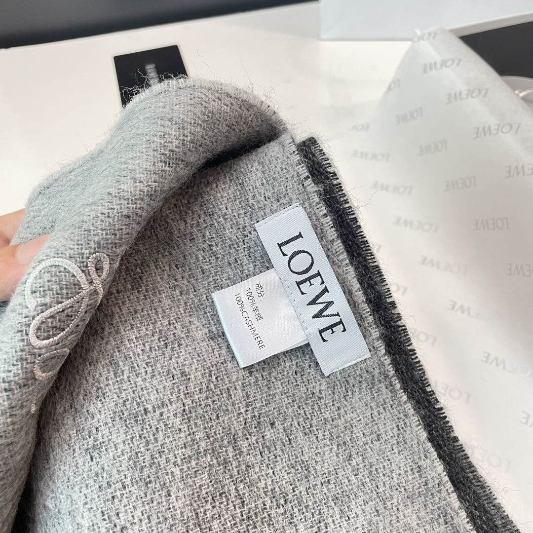 👑👑顶级原单中性款‼️罗意威 很幸運拿到這個品牌的東西，真的不多見，很少在國內做訂單，款式真的少的可怜❗