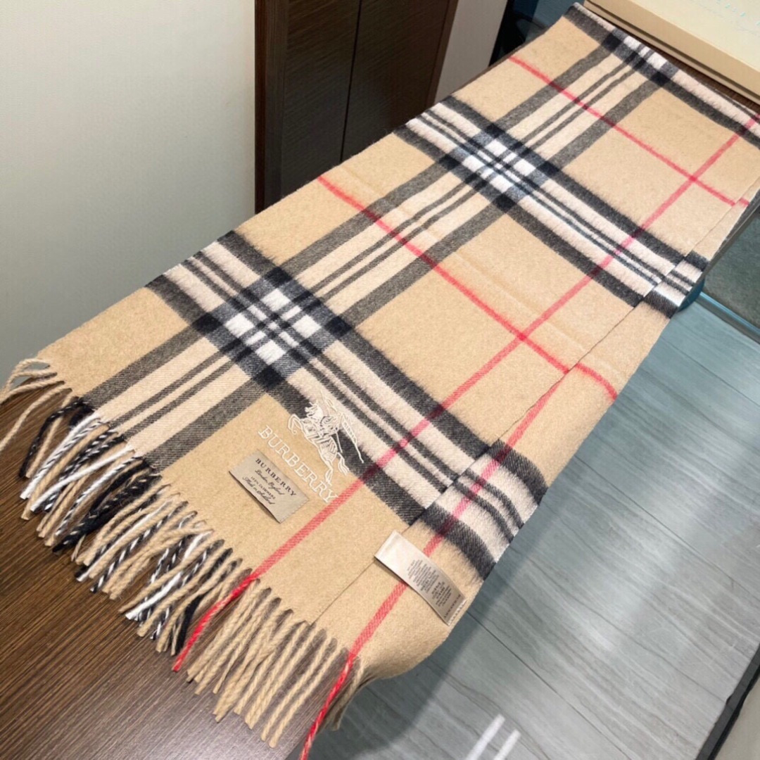 爆款‼️顶级高尖端巴宝利供迪拜出口货‼️】🎀男士女士围巾新品✨羊绒经典条纹编织👐围巾♨️高尖端产物⚠️经