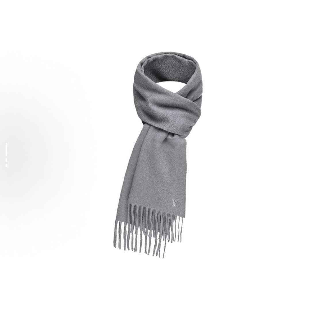 LV 路易威登官网最新款羔羊绒围巾！出口订单，喜欢有颜值，高质量的亲可入手，无论怎么搭配都是满满的高级感
