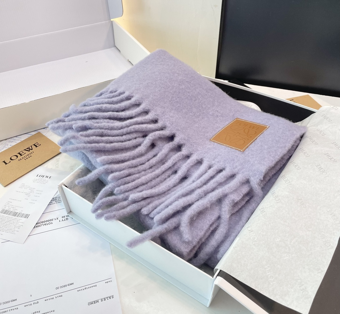 2025年罗意威超美新款马海毛围巾！超级推荐入手！】质感好货！主打的马海毛围巾~据说超难买哦！！打了好多
