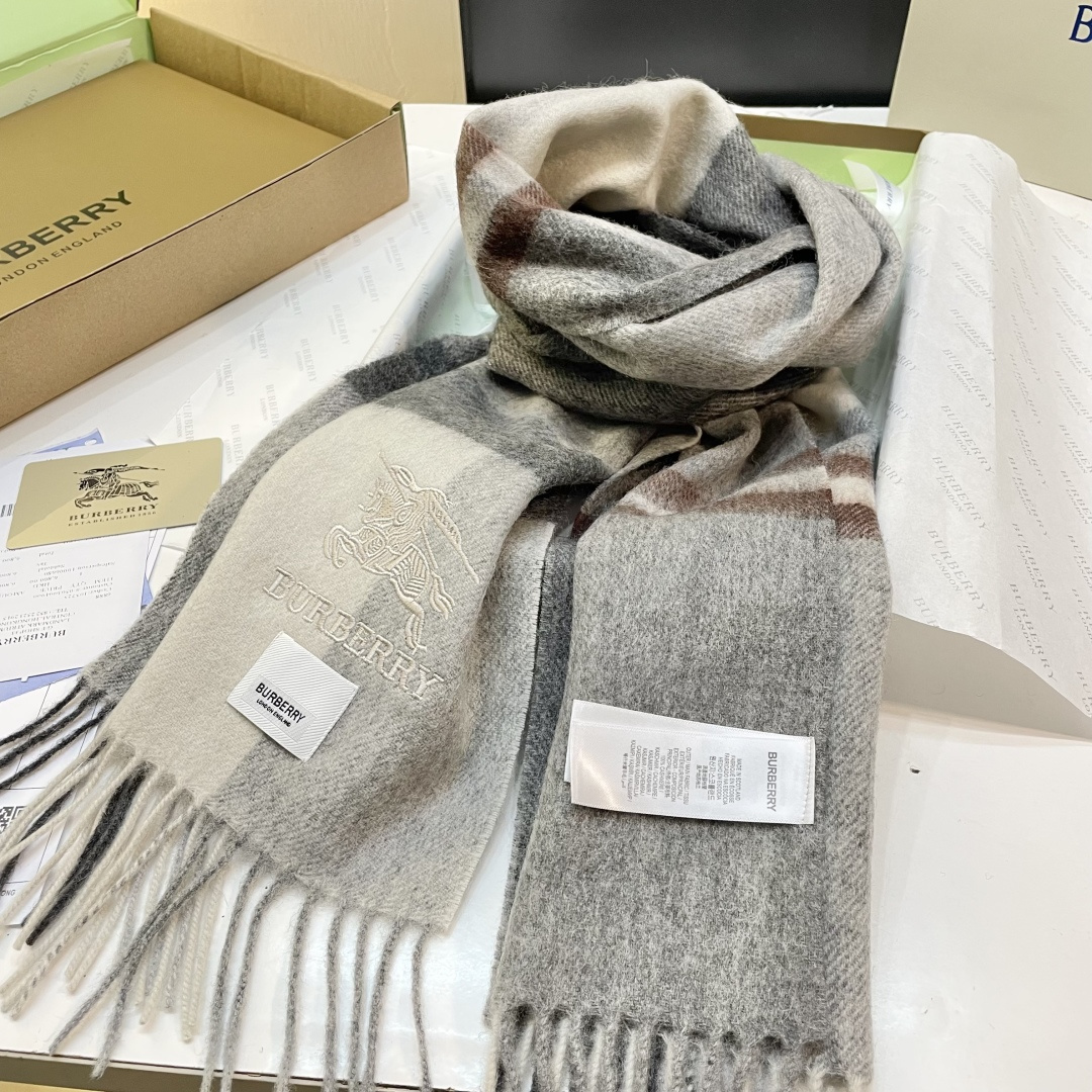 巴宝利国际品牌时尚男女士围巾上市🔥🔥✨霸气休闲为一体[鼓掌][鼓掌]顶级羊绒+精细刺绣 32*180标准