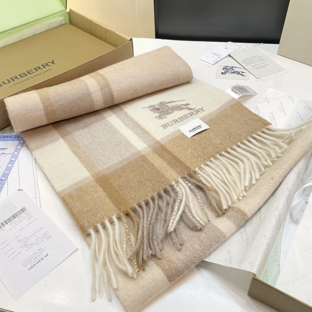 巴宝利国际品牌时尚男女士围巾上市🔥🔥✨霸气休闲为一体[鼓掌][鼓掌]顶级羊绒+精细刺绣 32*180标准