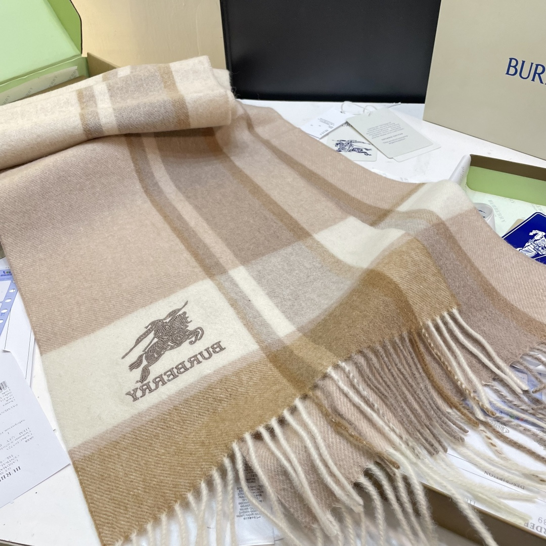 巴宝利国际品牌时尚男女士围巾上市🔥🔥✨霸气休闲为一体[鼓掌][鼓掌]顶级羊绒+精细刺绣 32*180标准