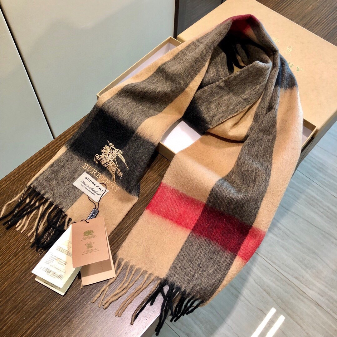 爆款大量现货 放心上图 巴宝利国际品牌时尚男士围巾上市🔥🔥✨霸气休闲为一体[鼓掌][鼓掌]顶级羊绒+精细