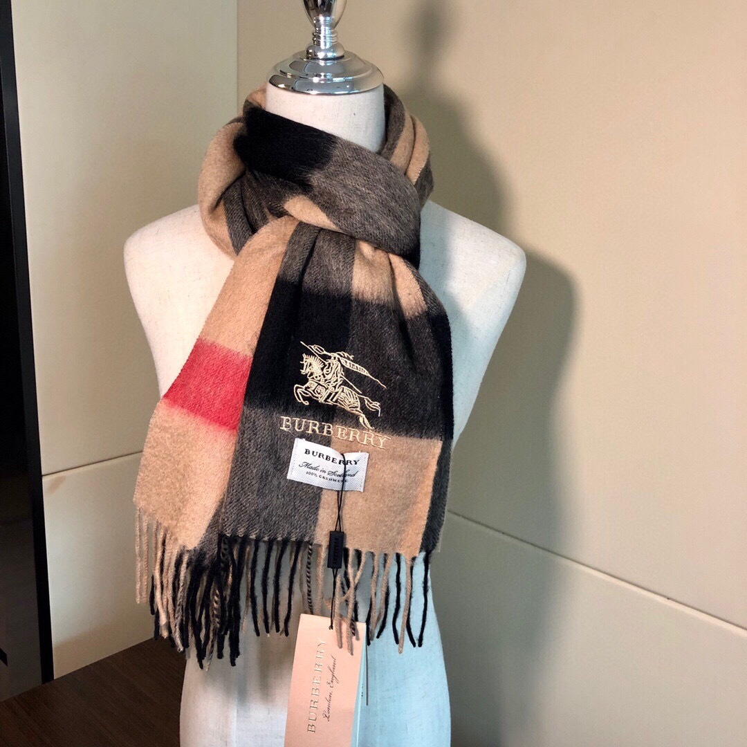 爆款大量现货 放心上图 巴宝利国际品牌时尚男士围巾上市🔥🔥✨霸气休闲为一体[鼓掌][鼓掌]顶级羊绒+精细