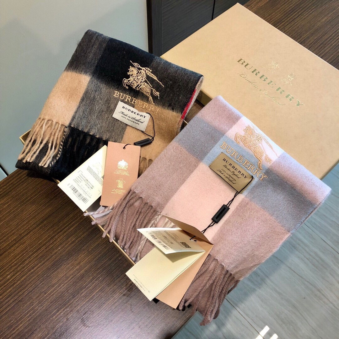 爆款大量现货 放心上图 巴宝利国际品牌时尚男士围巾上市🔥🔥✨霸气休闲为一体[鼓掌][鼓掌]顶级羊绒+精细