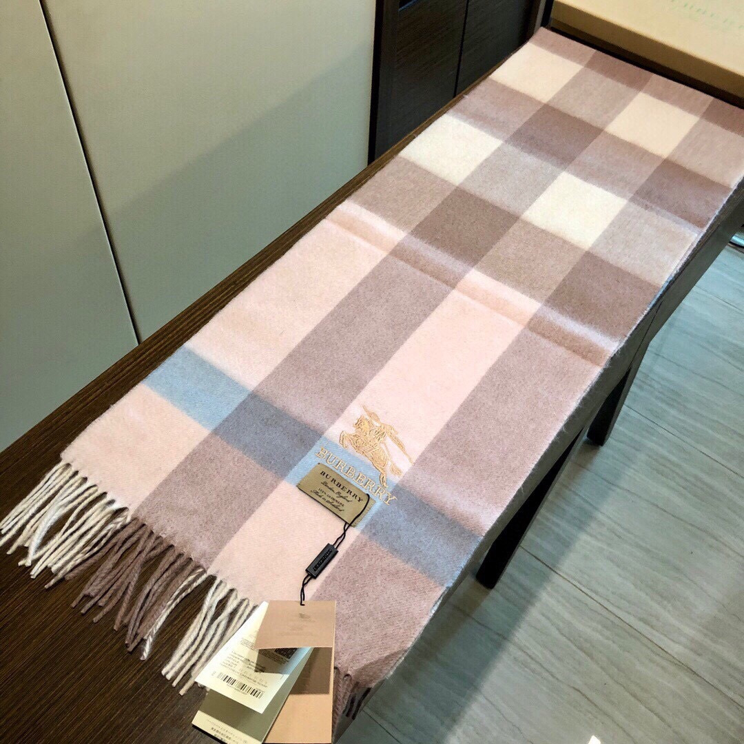 爆款大量现货 放心上图 巴宝利国际品牌时尚男士围巾上市🔥🔥✨霸气休闲为一体[鼓掌][鼓掌]顶级羊绒+精细