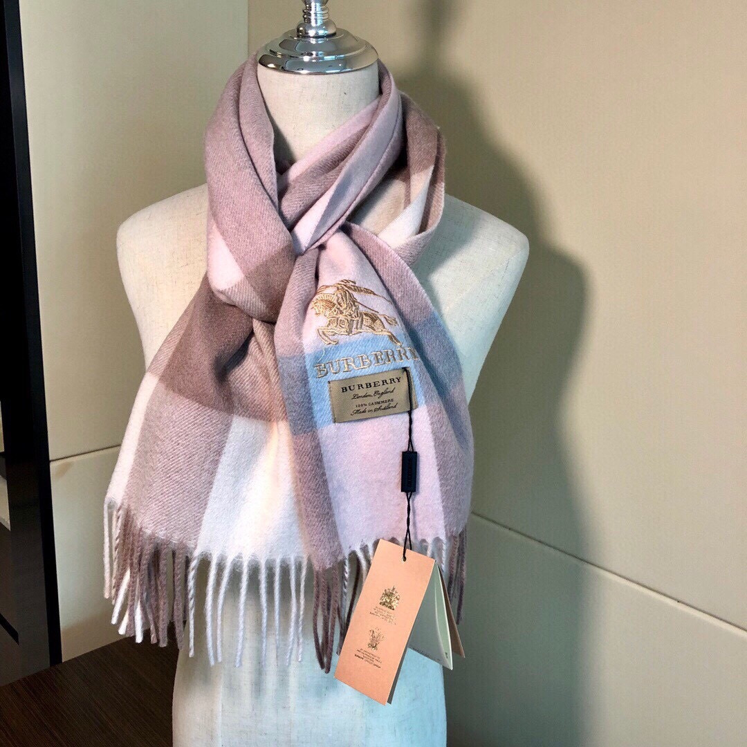 爆款大量现货 放心上图 巴宝利国际品牌时尚男士围巾上市🔥🔥✨霸气休闲为一体[鼓掌][鼓掌]顶级羊绒+精细