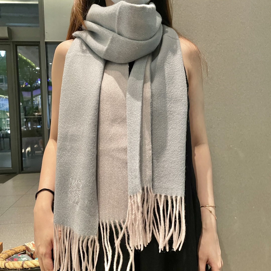 Loewe罗意威今年最新的订单(讲真，送人自用百分推荐)SviP推荐(自留.品质绝对放心).真心觉得可以